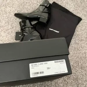 Saint Laurent Clementi Patent Leather boots size 39.5 Saint Laurent Patent leather ankle boots Saint Laurent main image 4